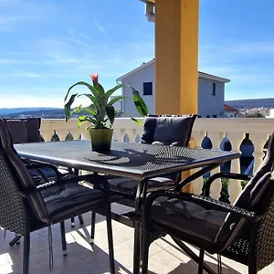 https://apartment-ivan-krk.primorje-gorskikotar.com