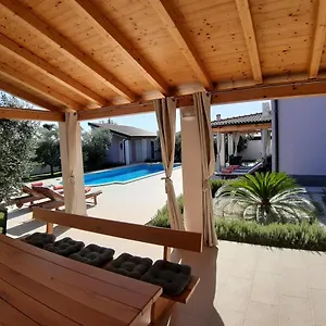 https://villa-zeus-pula.pula-hotels.org